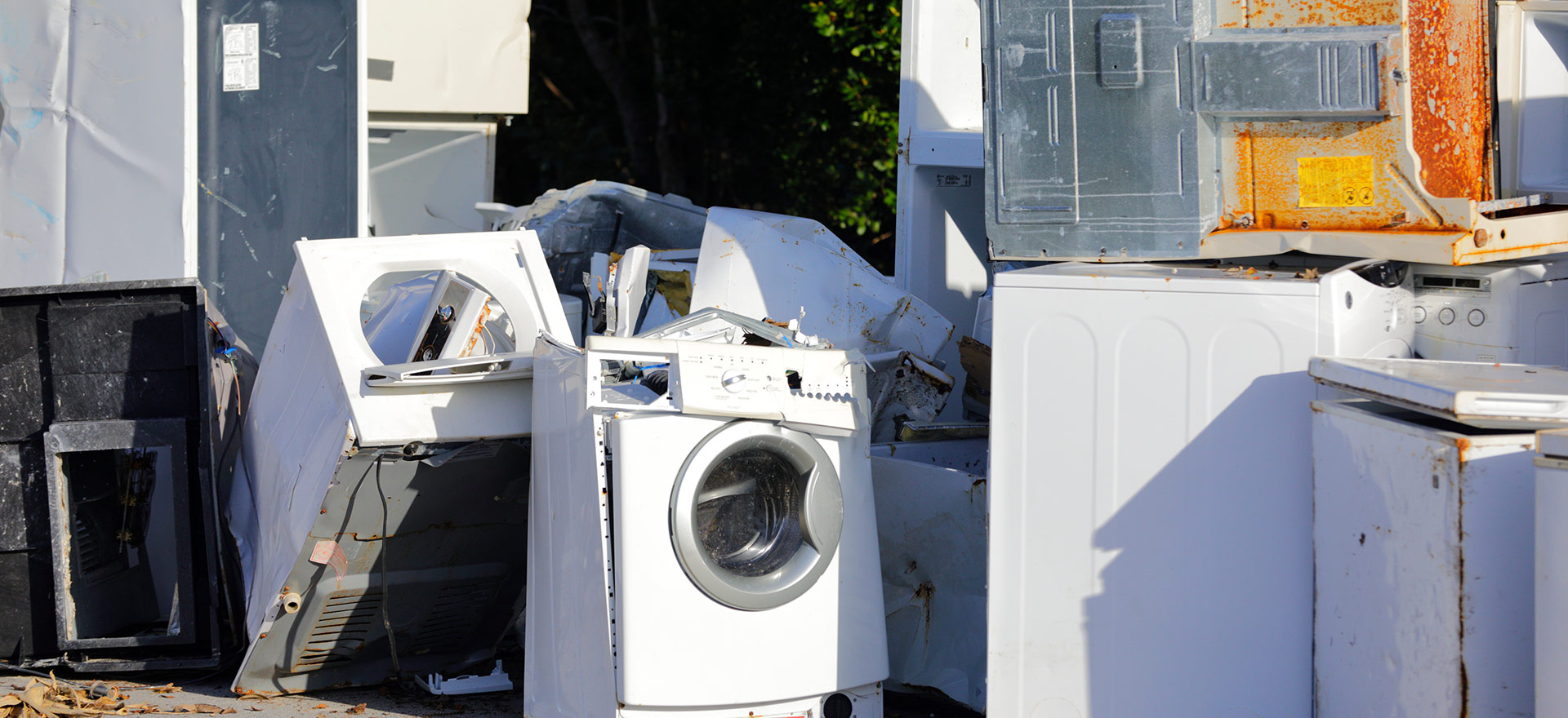 Appliances on Road Needing Appliance Removal in Costa Mesa, Garden Grove, Huntington Beach, Irvine, Long Beach, and Santa Ana