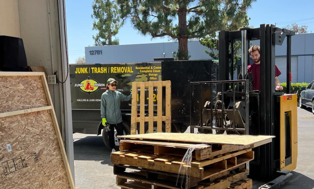Junk Removal in Costa Mesa CA